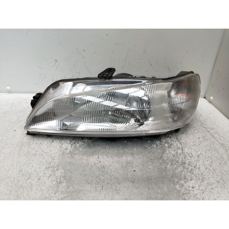 Recambio de faro izquierdo para peugeot 306 berlina 3/4/5 puertas (s2) boulebard referencia OEM IAM   