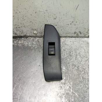 MANDO ELEVALUNAS DELANTERO DERECHO 848100F03026213 