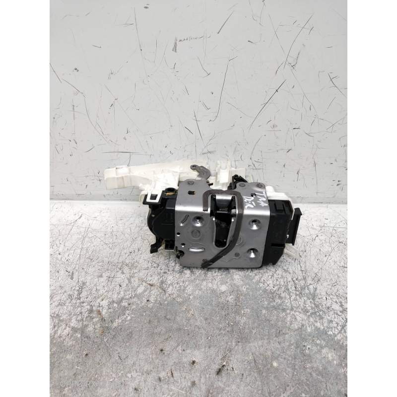 Recambio de motor cierre centralizado trasero derecho para mercedes-benz clase m (w166) referencia OEM IAM A2047302835  5P