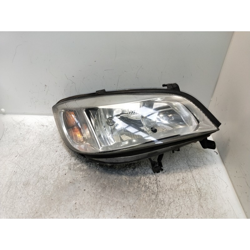 Recambio de faro derecho para opel zafira a club referencia OEM IAM 90582022  