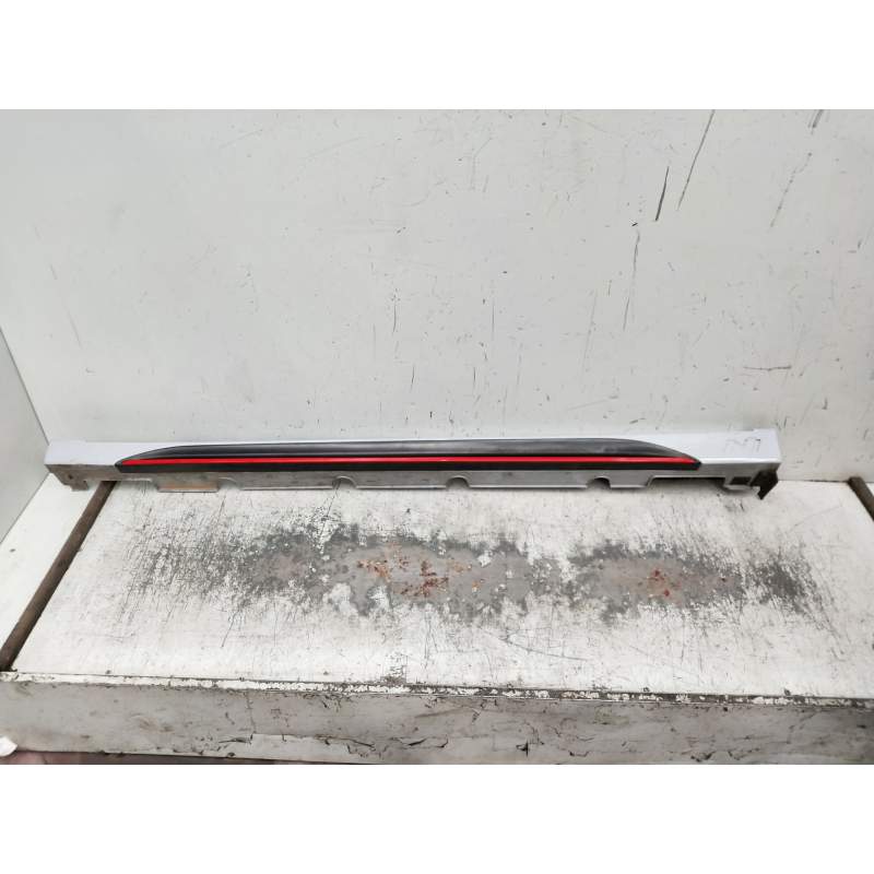 Recambio de faldon lateral para hyundai kona n os referencia OEM IAM 8775313000  IZQUIERDO