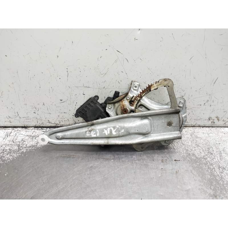 Recambio de elevalunas trasero izquierdo para toyota verso 2.0 d-4d cat referencia OEM IAM 857200F040C 915179104 5P