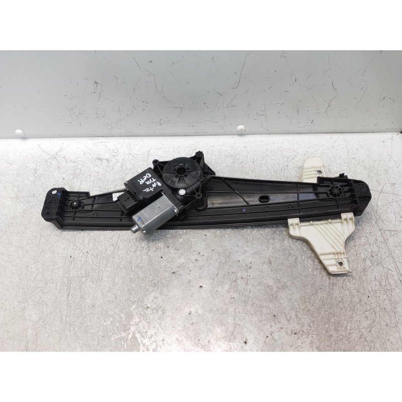 Recambio de elevalunas trasero derecho para peugeot 3008 allure referencia OEM IAM 9810488480  5P