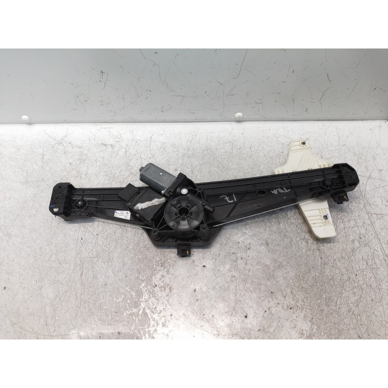 Recambio de elevalunas trasero izquierdo para peugeot 3008 allure referencia OEM IAM 9810488580  5P