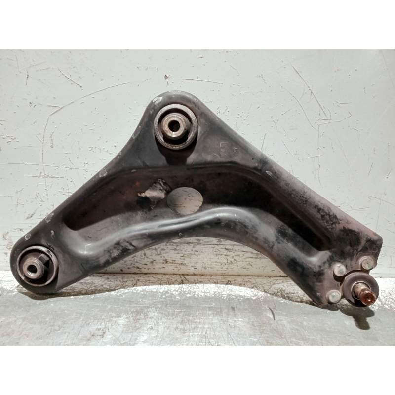 Recambio de brazo suspension inferior delantero derecho para peugeot 207 1.6 hdi referencia OEM IAM  16HDI 2006