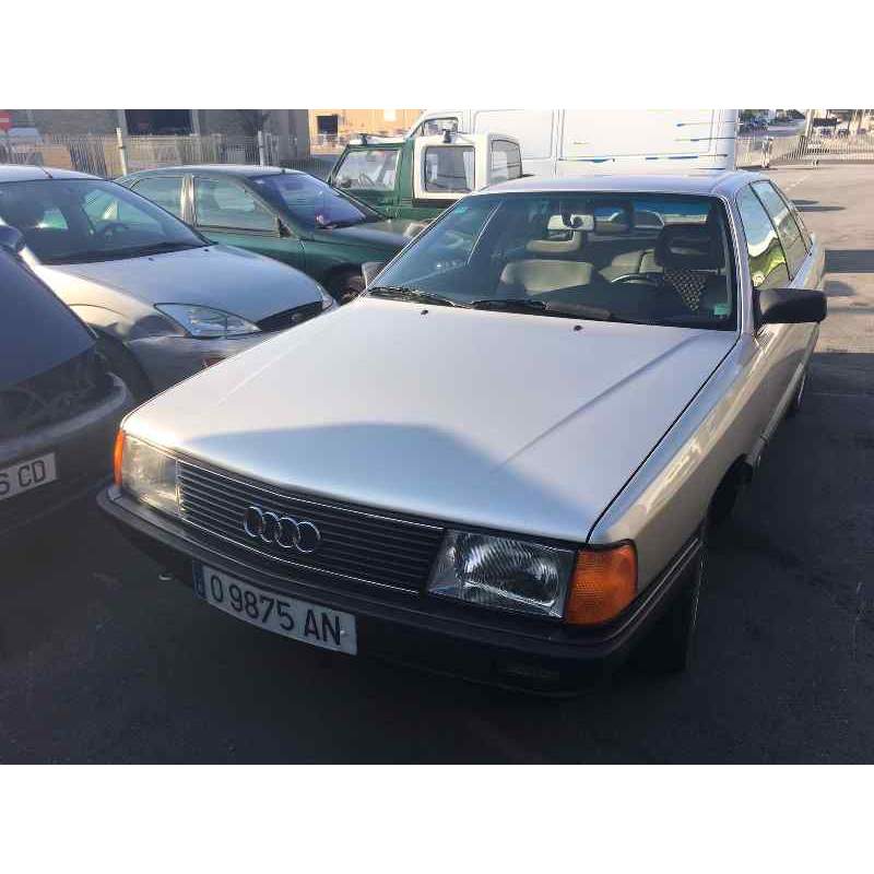 AUDI 100 BERLINA (443)