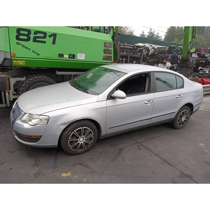 VOLKSWAGEN PASSAT BERLINA (3C2)