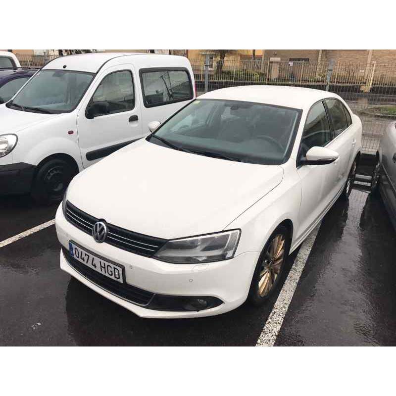 VOLKSWAGEN JETTA (162)