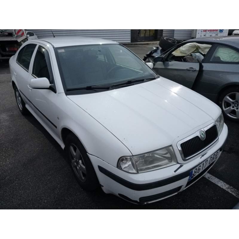 SKODA OCTAVIA BERLINA (1U2)