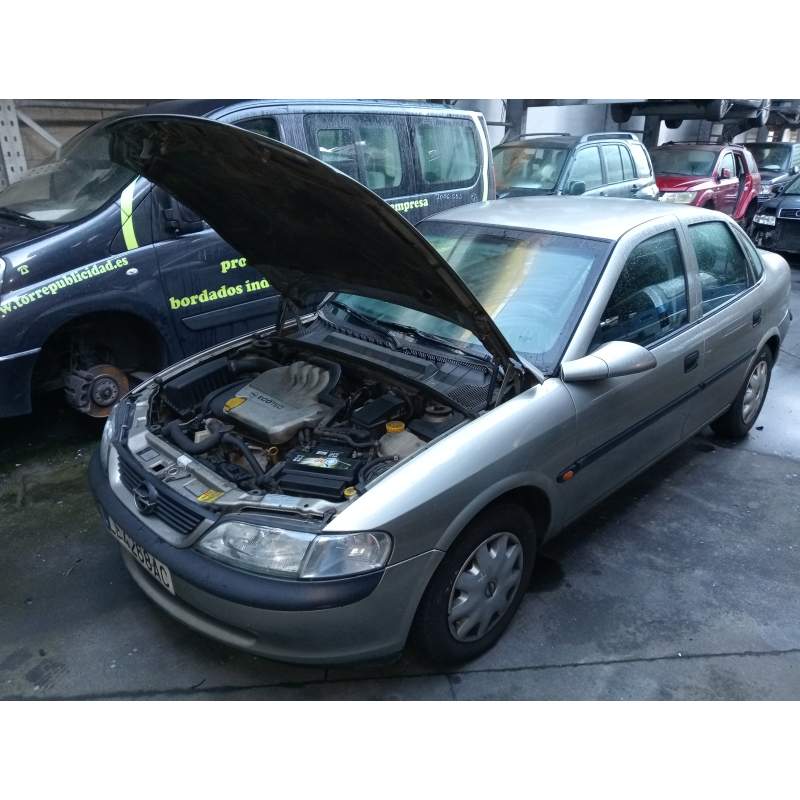 OPEL VECTRA B BERLINA