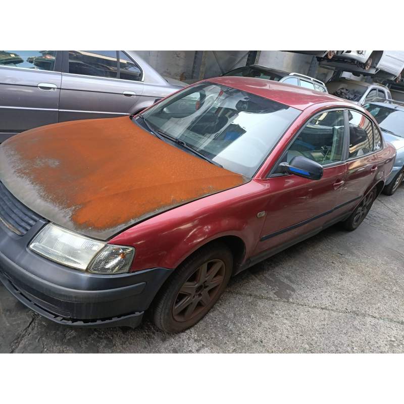 VOLKSWAGEN PASSAT BERLINA (3B2)
