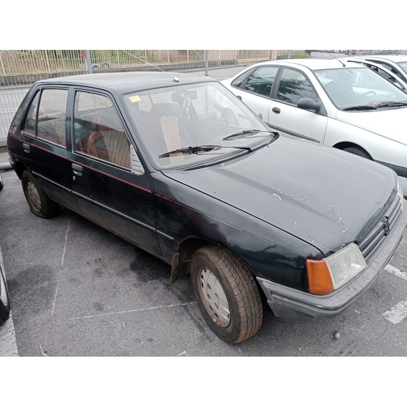 peugeot 205 berlina del año 1950