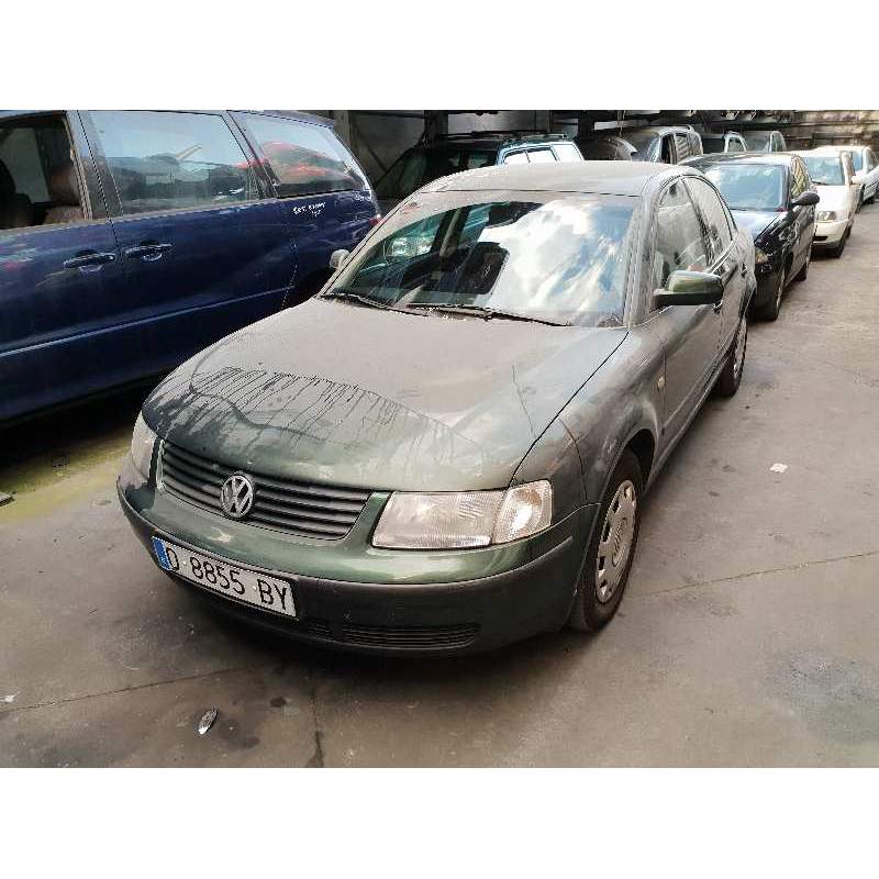 VOLKSWAGEN PASSAT BERLINA (3B2)