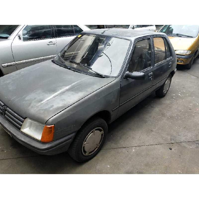 PEUGEOT 205 BERLINA