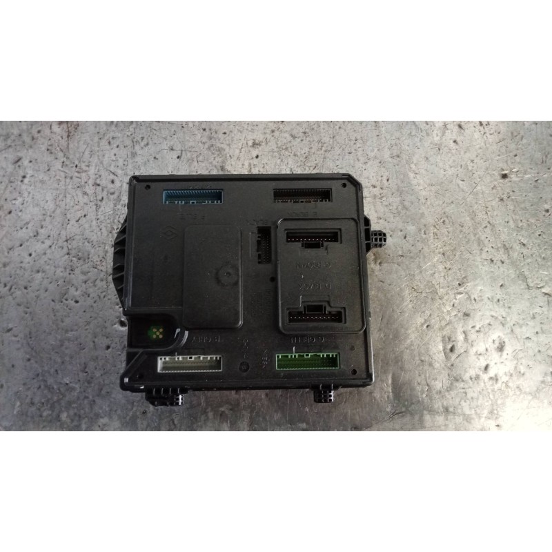 Recambio de modulo electronico para renault zoe referencia OEM IAM 284B15472R BCM953810 S180180060