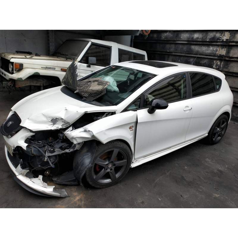 SEAT LEON (1P1)