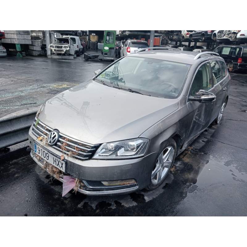 VOLKSWAGEN PASSAT VARIANT (365)