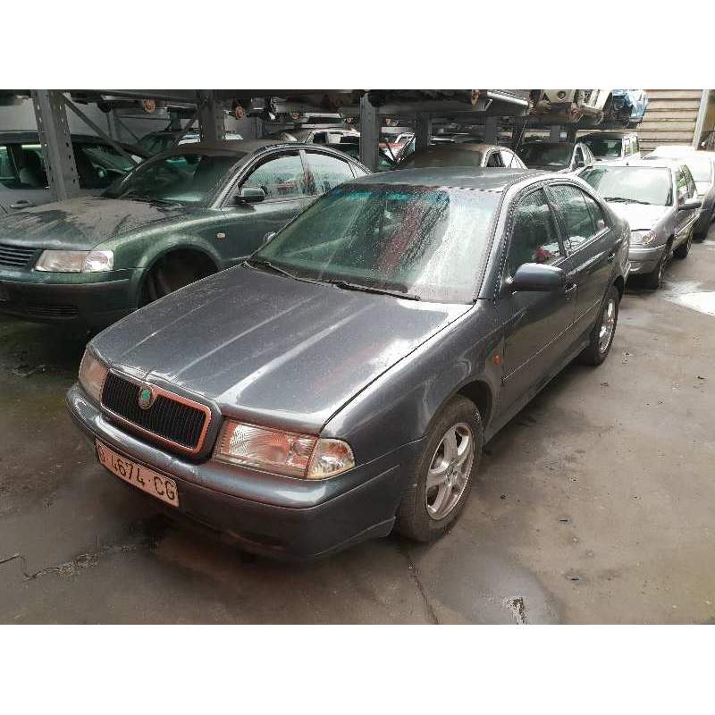 SKODA OCTAVIA BERLINA (1U2)