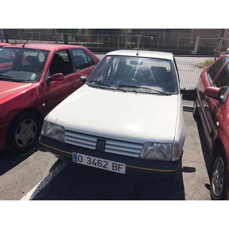 peugeot 205 berlina del año 1992