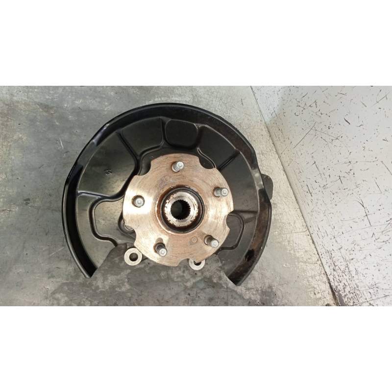 Recambio de mangueta trasera derecha para lexus nx 300h 4wd referencia OEM IAM   
