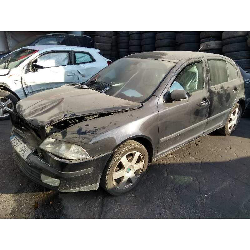SKODA OCTAVIA BERLINA (1Z3)