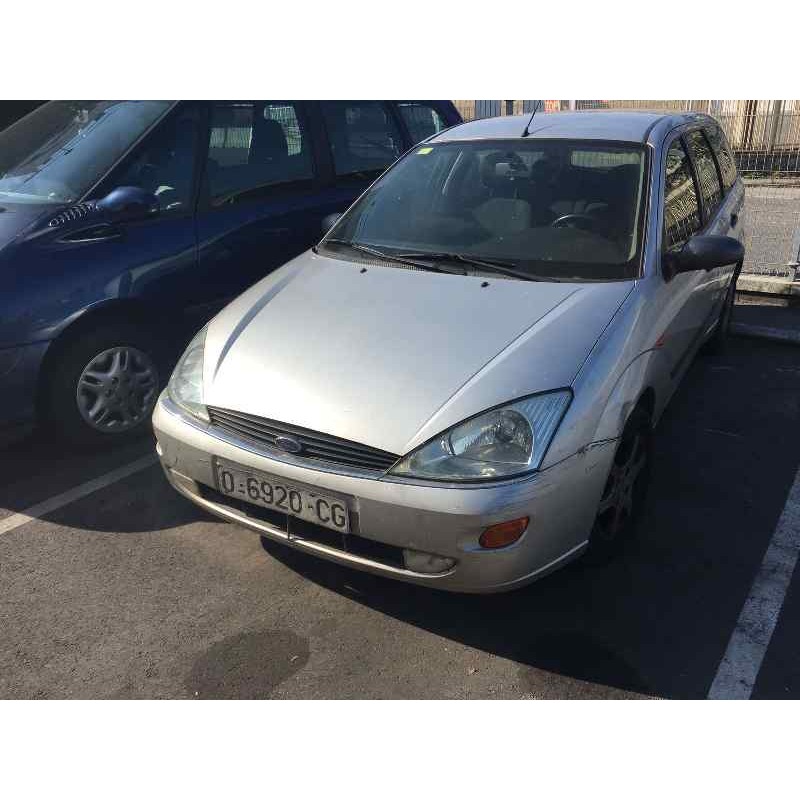 ford focus berlina (cak) del año 2000