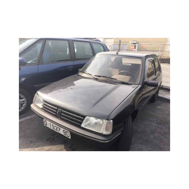 peugeot 205 berlina del año 1992