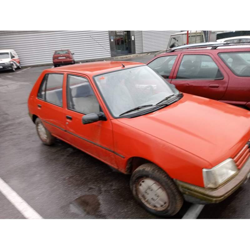 PEUGEOT 205 BERLINA