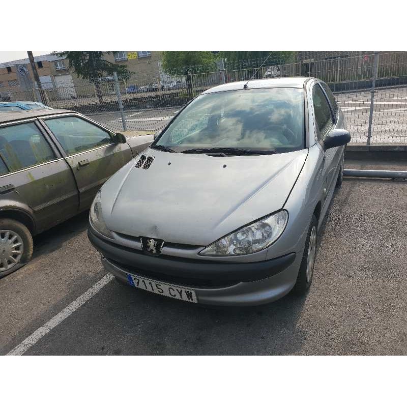 peugeot 206 berlina del año 2004