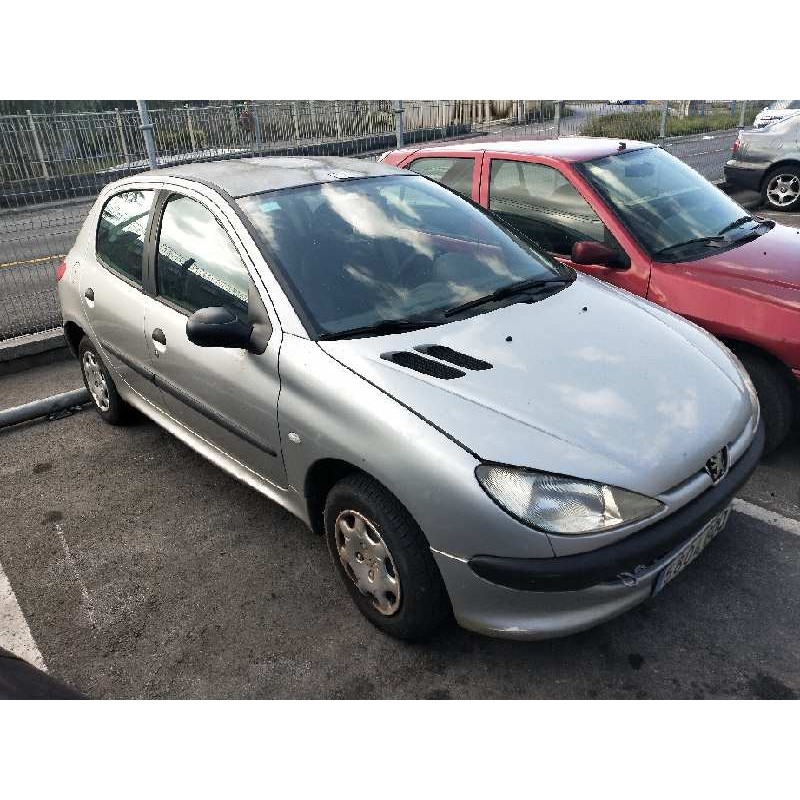 peugeot 206 berlina del año 2000