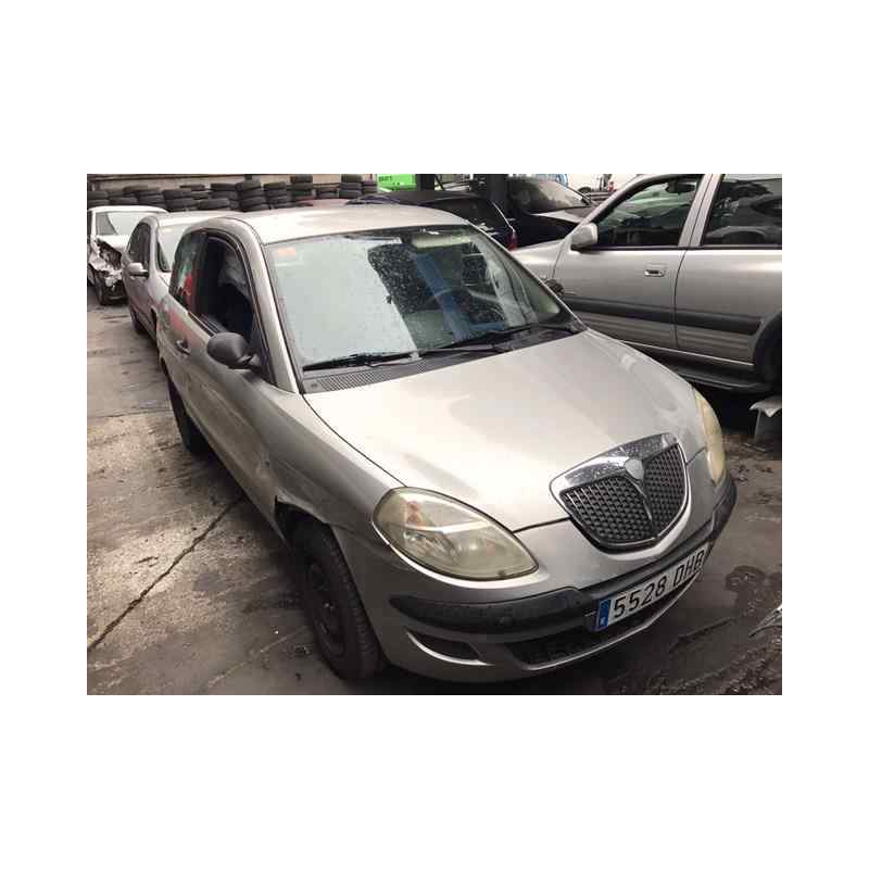 LANCIA YPSILON (101)