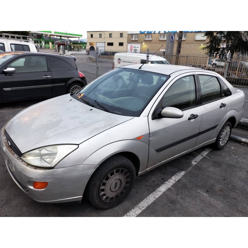 ford focus berlina (cak) del año 2001