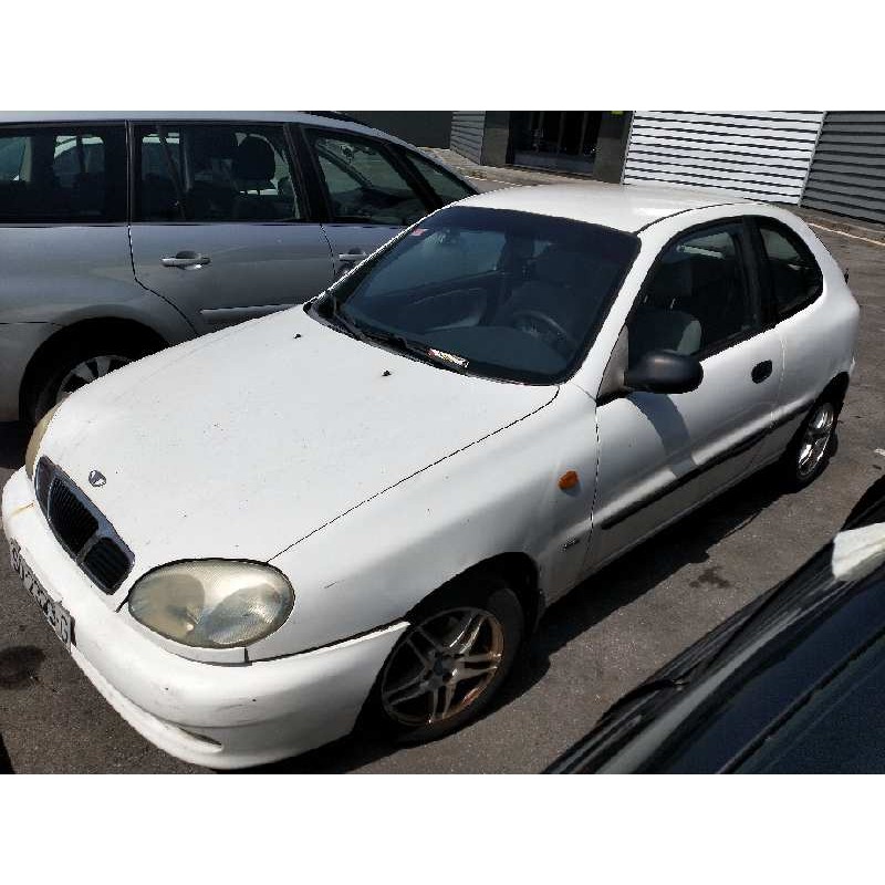 daewoo lanos del año 2000