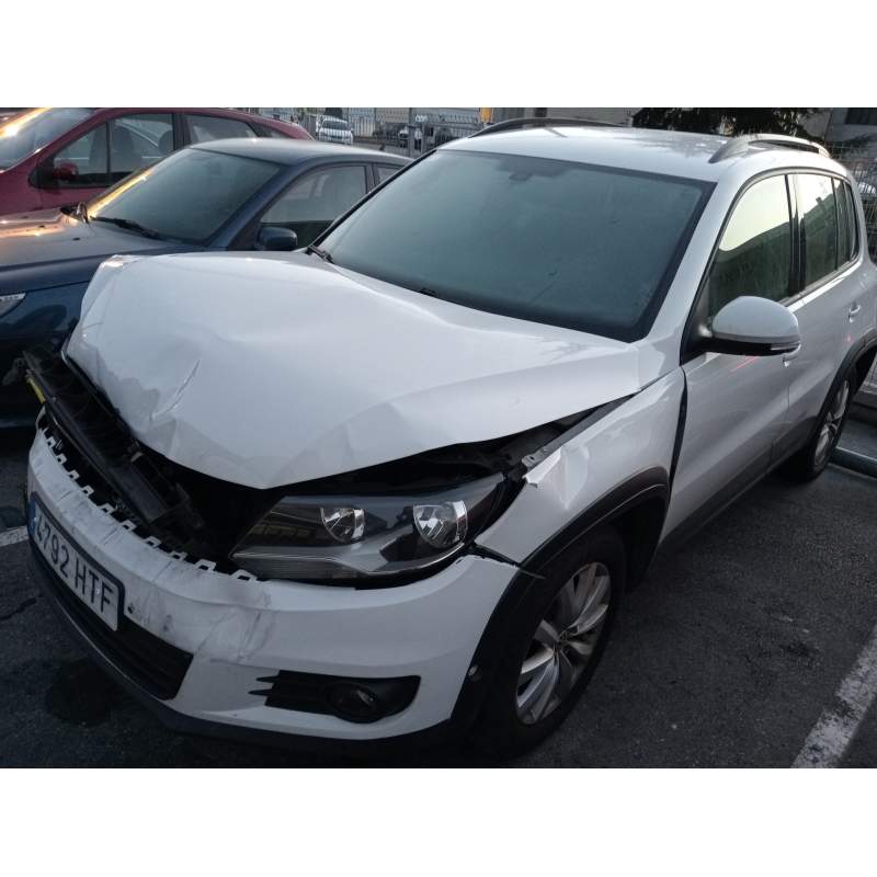 VOLKSWAGEN TIGUAN (5N2)
