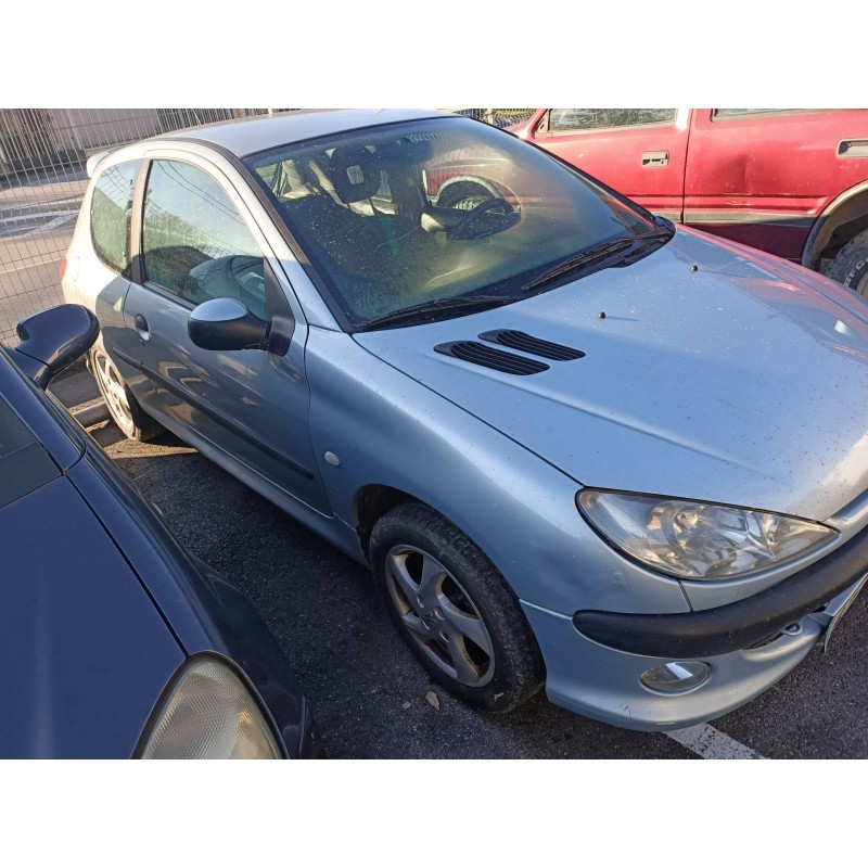 peugeot 206 berlina del año 2001