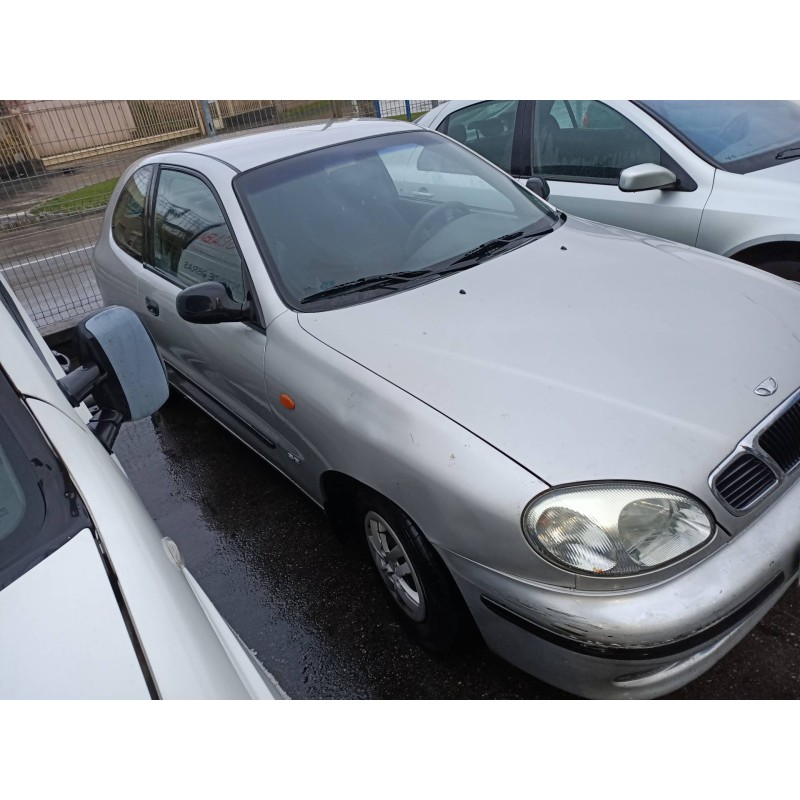 daewoo lanos del año 2000