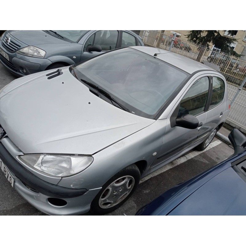 peugeot 206 berlina del año 2002