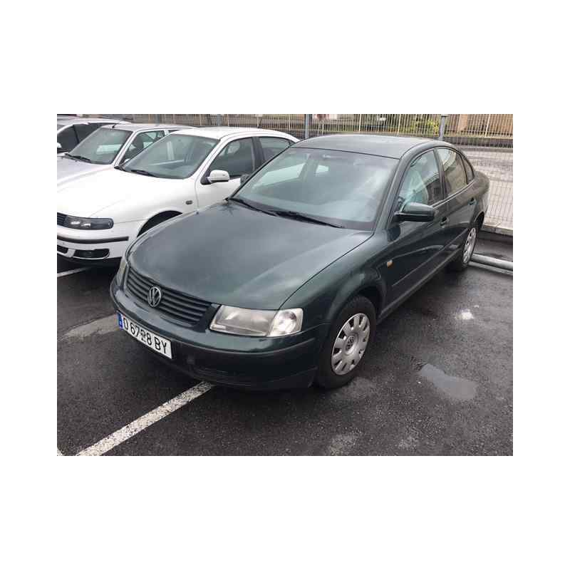 VOLKSWAGEN PASSAT BERLINA (3B2)
