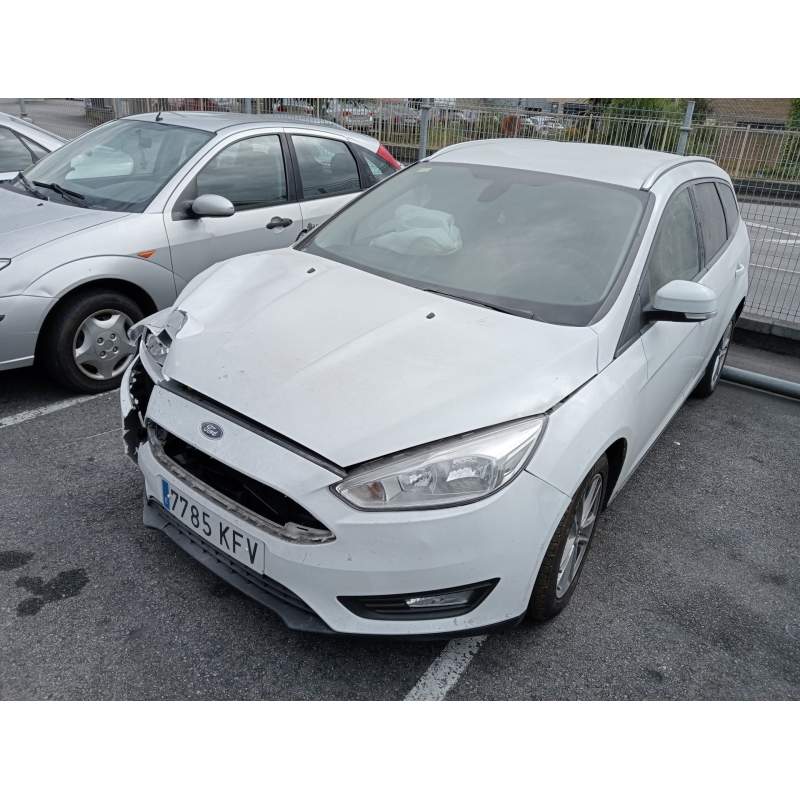 FORD FOCUS TURN.