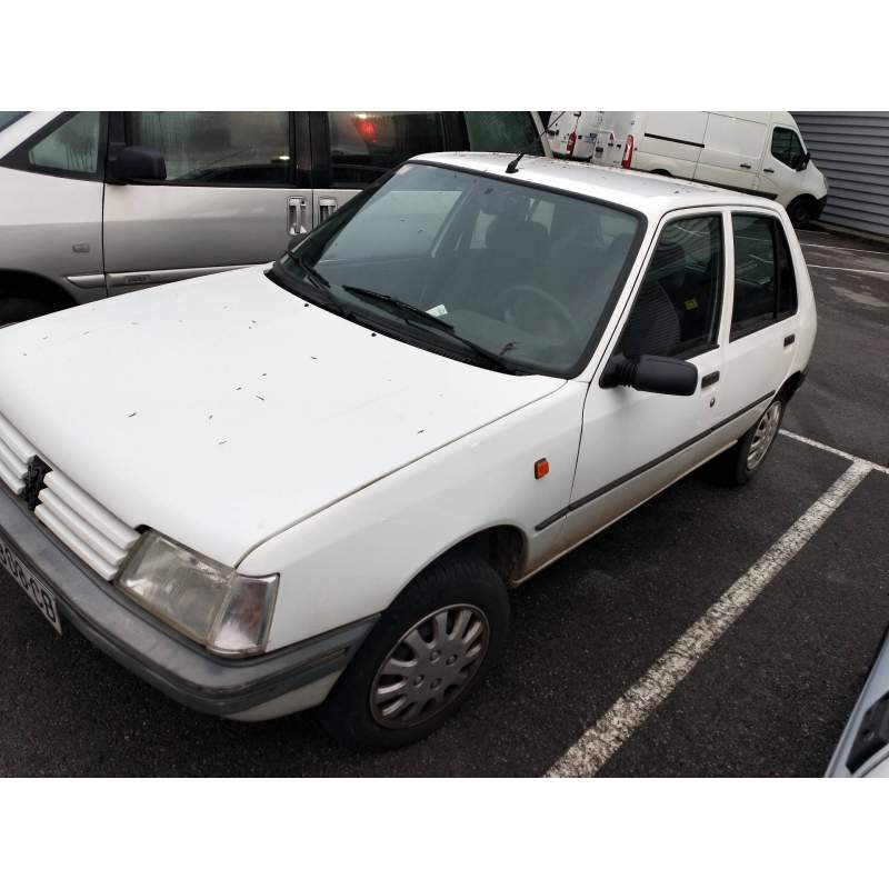 PEUGEOT 205 BERLINA