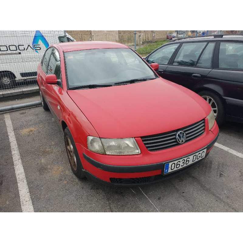 VOLKSWAGEN PASSAT BERLINA (3B2)