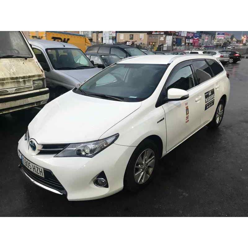 TOYOTA AURIS TOURING SPORTS (E18)