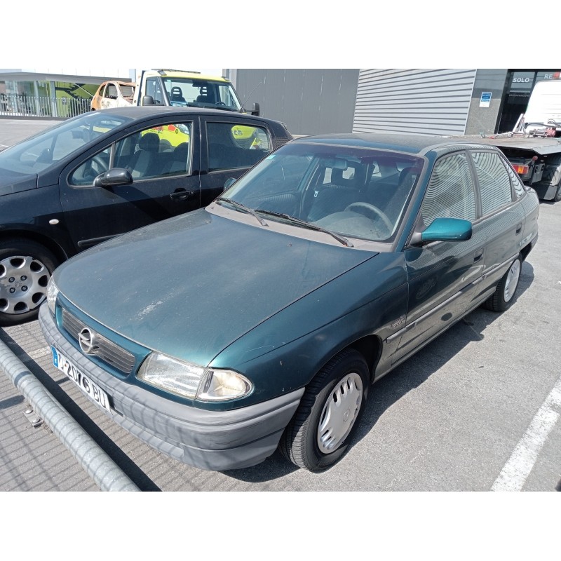 opel astra f berlina del año 1996