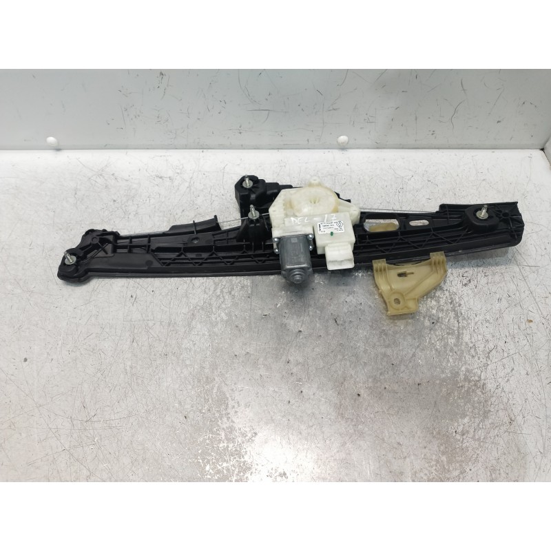 Recambio de elevalunas delantero izquierdo para renault captur ii 1.0 referencia OEM IAM 807215326R  5P