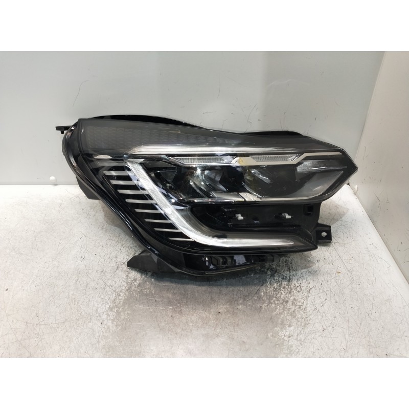 Recambio de faro derecho para renault captur ii 1.0 referencia OEM IAM 01393012 260104900R 