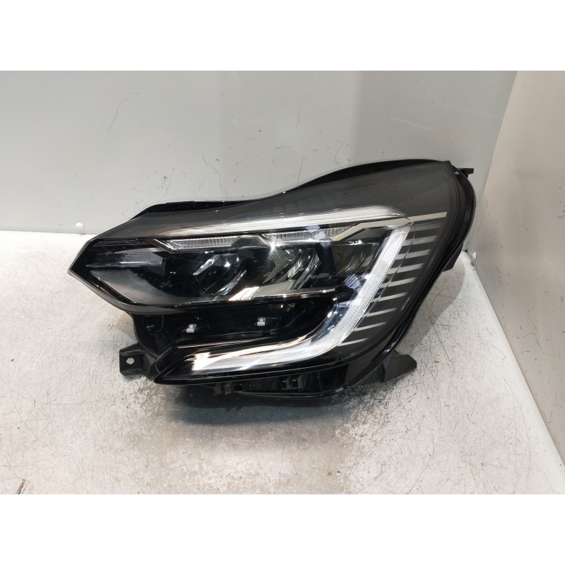 Recambio de faro izquierdo para renault captur ii 1.0 referencia OEM IAM 01393011 260601693R XENON