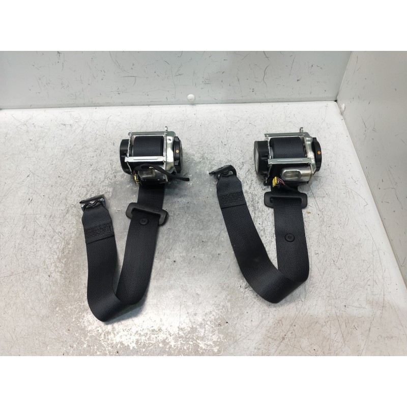 Recambio de juego cinturones trasero para renault captur ii 1.0 referencia OEM IAM  SIN LOS ENGANCHES 5P