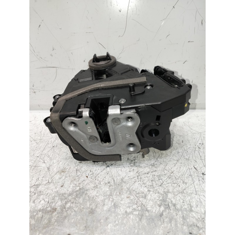 Recambio de motor cierre centralizado trasero izquierdo para renault captur ii 1.0 referencia OEM IAM 825031538R  5P