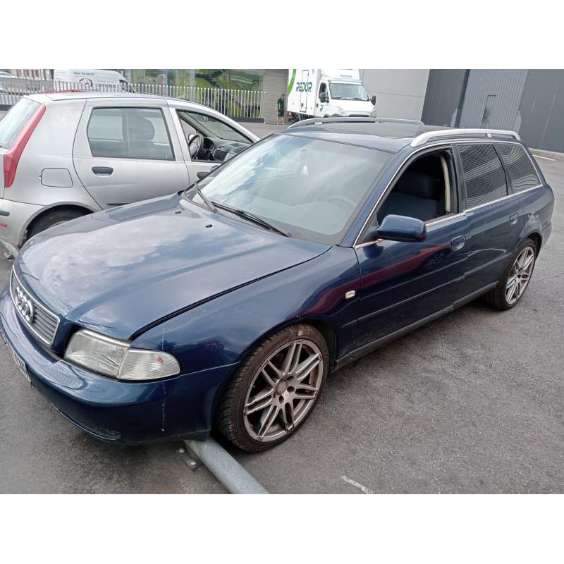 AUDI A4 AVANT (B5)