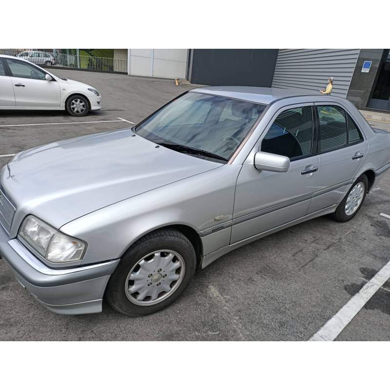 MERCEDES-BENZ CLASE C (W202) BERLINA